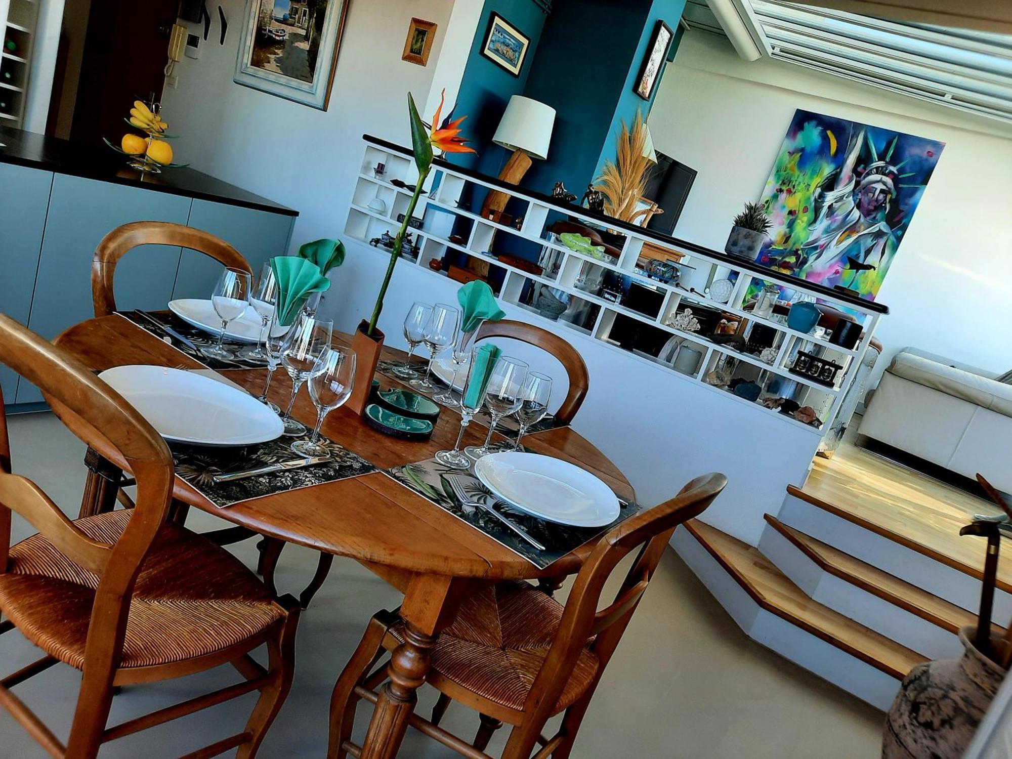 Couette-café 360 Degres Sur La Rochelle D *